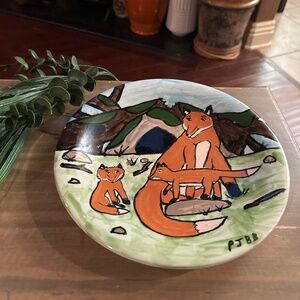10” hand painted & signed Sunshine Studios Art Plate Depiction Family of Foxes